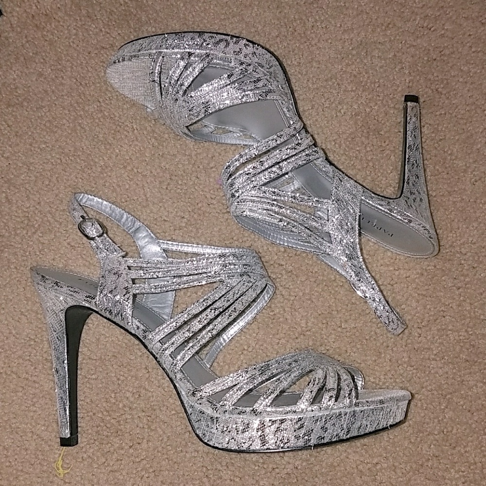 Shoes - Picture 4 of 4